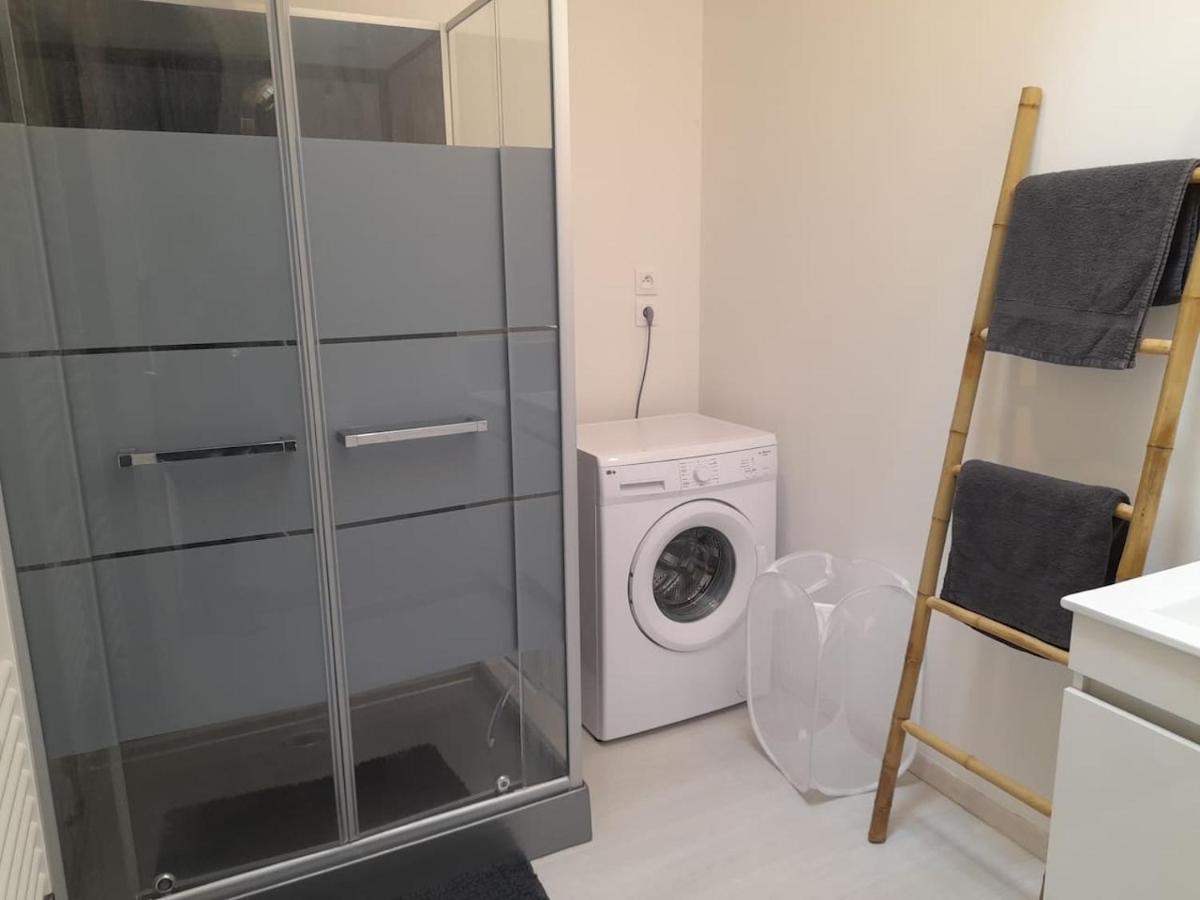 Logement De 100M2 Avec Terrasse Wardrecques 外观 照片