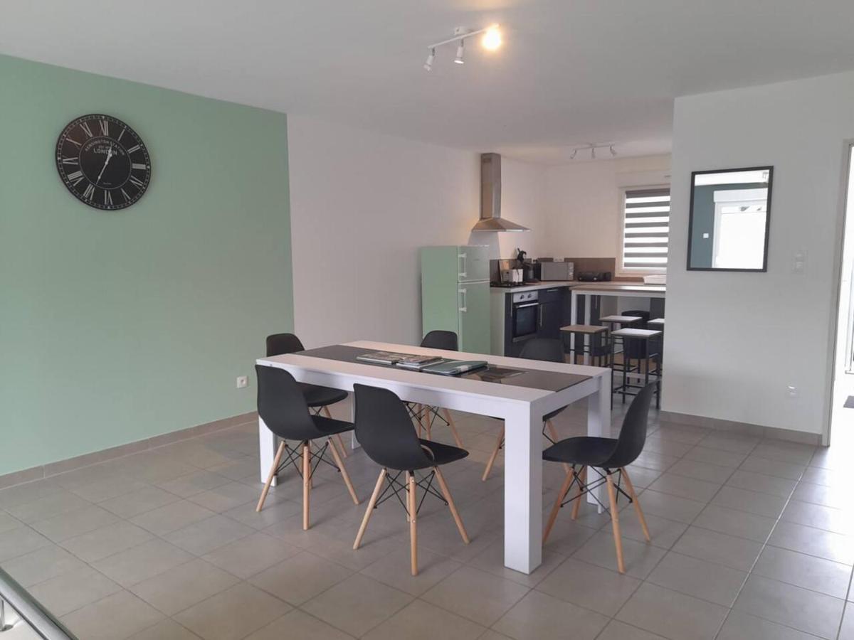 Logement De 100M2 Avec Terrasse Wardrecques 外观 照片